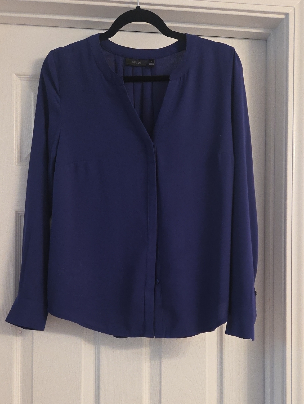 Apt. 9 Women's Royal Blue Long-Sleeve Button-Down Blouse